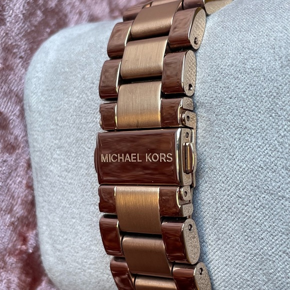 Michael Kors Woman’s Watch - Picture 3 of 10